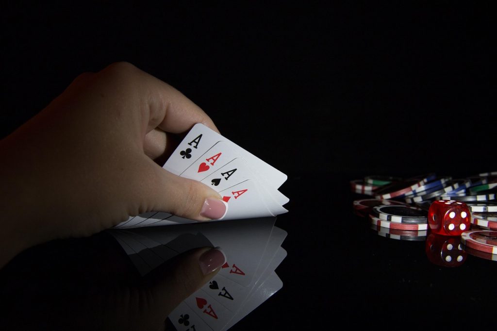 玩线上真人百家乐的想法与心得-棋牌技巧-棋牌策略-棋牌论坛