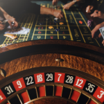 美式足球得分规则与投注盘口实战指南：掌握胜率关键-棋牌技巧-棋牌策略-棋牌论坛